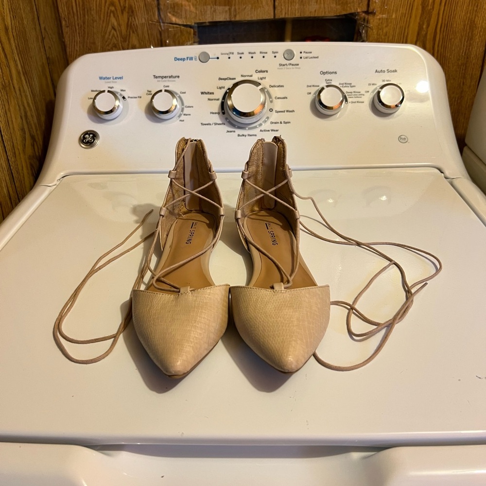 Call it spring flats with straps